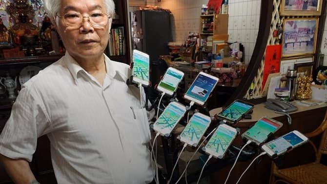 Taiwan's 70 Year Old &quot;Uncle Pokemon&quot; Spends 20 Hours A Day Playing POKEMON GO On 11 Phones