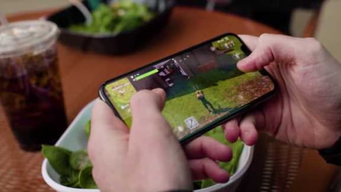 FORTNITE Mobile Update Includes Customizable HUD, Voice Chat And Android Release Window